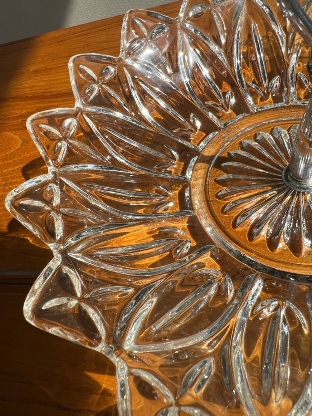 Clear Glass Decorative Two-Tier Handle Serving Dish - Picture 5 of 11